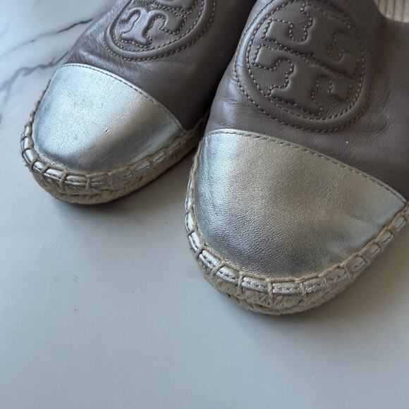Tory Burch Benton Gray Silver Leather Espadrilles Size 8 - Picture 4 of 7